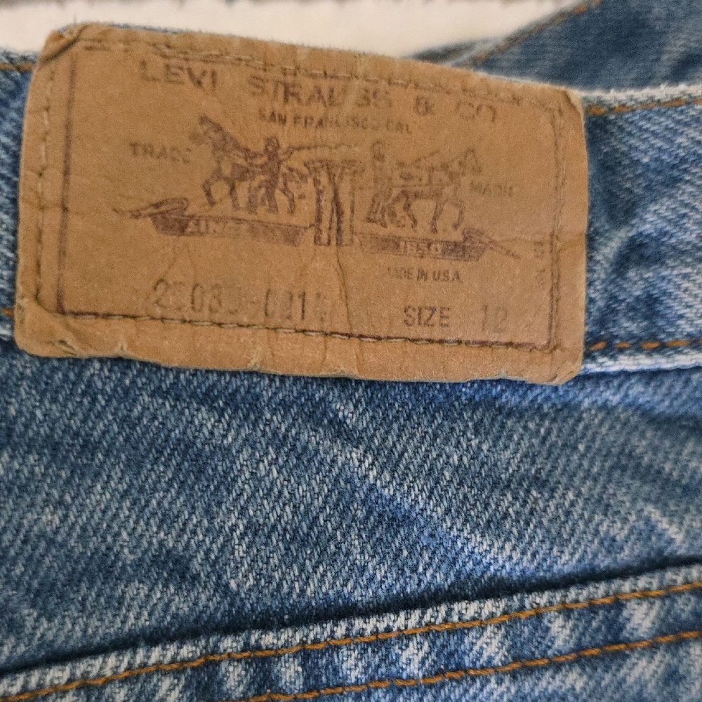 Levi's Classic Denim SIZE 12 INSEAM 32"